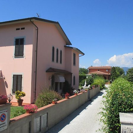 Affittacamere Villa Delia Lucca Kültér fotó